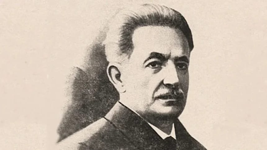 Între laude și reproșuri: cum percep elevii și scriitorii noua programă la Limba și literatura română Noua programă de Limba și literatura română: aplauze și critici din partea elevilor și scriitorilor Elevi vs. scriitori: dezbaterea aprinsă asupra noii Care sunt laudele și criticile aduse noii programe de Limba și Literatura Română. Perspectivele elevilor și scriitorilor români