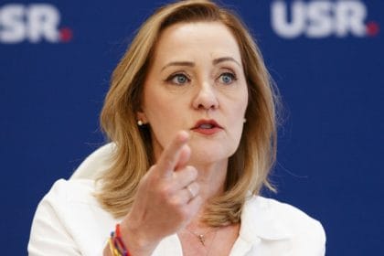 Lasconi „pune tunurile” pe Moșteanu: A luat funcții pentru CV-ul măscărit. Să demisioneze din USR și să se plimbe cu iahtul