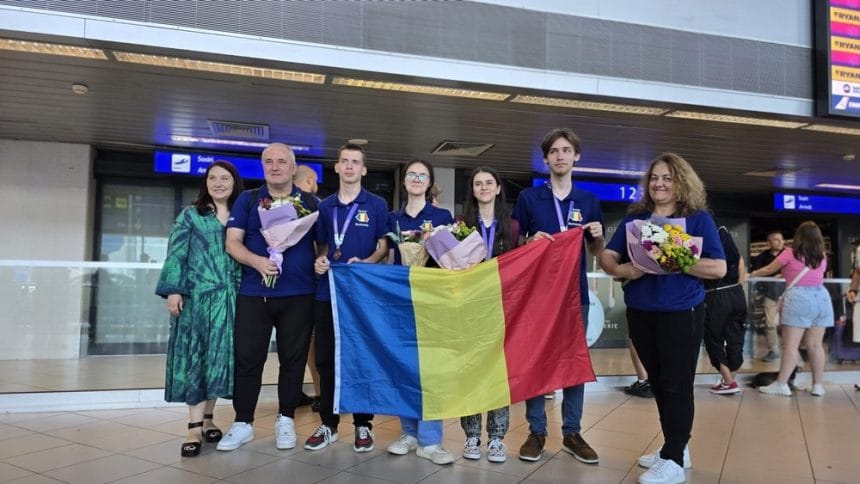 Elevul de 10 care a catapultat România pe podium olimpic la Geografie: aur și argint #RomâniaNeUnește | Românul de 10 care a pus România pe harta olimpică: aur și argint la Geografie