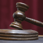 „Justiţiarul de Cluj”, condamnat pentru instigare publică în urma unor mesaje postate pe reţelele sociale