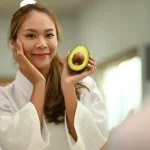 Ridurile nu sunt o problemă a vârstei, ci a ceea ce mâncăm. Aceste 5 alimente te pot face să arăți mai tânăr cu până la 10 ani