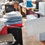 Bugetarii își justifică ineficiența reclamând birocrația, corupția și favoritismul din administrație