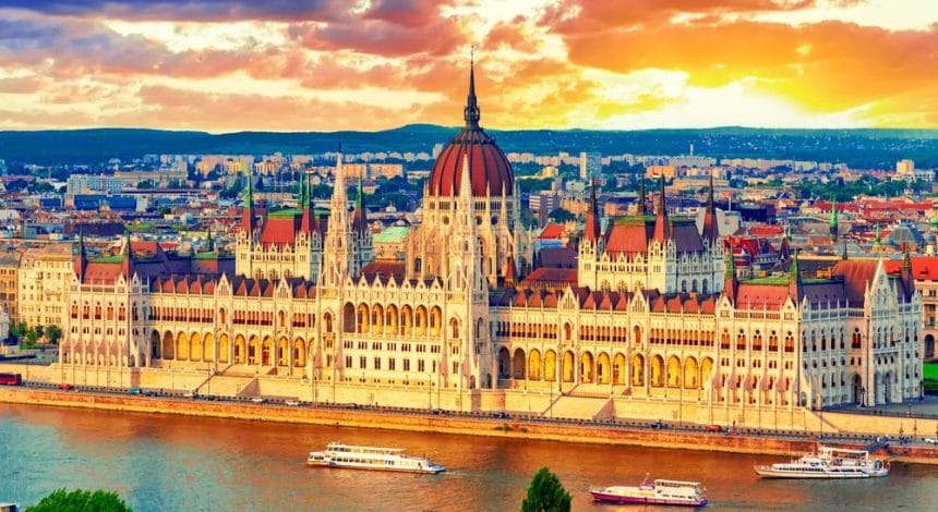 Șoc în Ungaria: Parlamentul adoptă o lege care l-ar putea trimite pe primarul Budapestei la închisoare Parlamentul maghiar a adoptat o lege controversată. Primarul Budapestei ar putea ajunge în închisoare