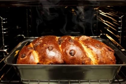 Cum se coace corect cozonacul. Temperatura potrivită pentru cuptorul electric și pe gaz