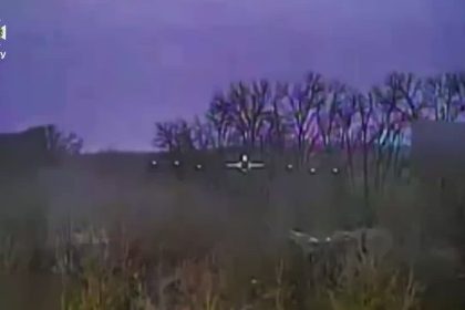 Cum urează Ucraina „Crăciun fericit!” Rusiei. Dronele ucrainene au distrus un tanc și mai multe vehicule