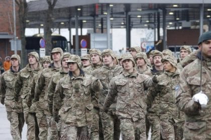 Regatul Unit lansează un program pentru a atrage tineri în rândul forțelor armate