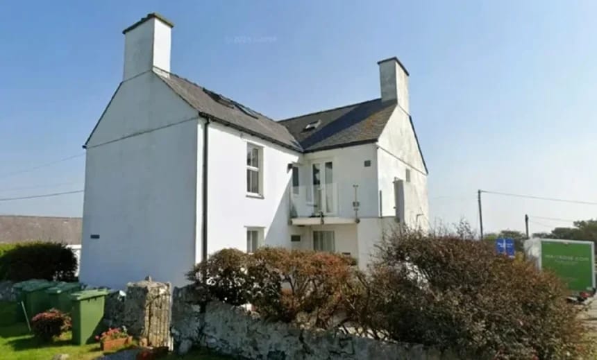 Casă de 375.000 de euro, scoasă la licitație de un cuplu de britanici. Biletele pornesc de la 6 euro