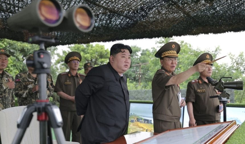 Kim Jong Un a supravegheat un exercițiu de lansare a unei rachete de croazieră: „O măsură responsabilă”