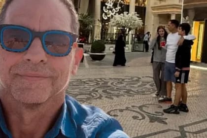 Dan Negru, Revelion în Qatar! Cât a plătit pe o sticlă cu apă potabilă? Ce frumoși sunt copiii lui, care îi vor moșteni imperiul imobiliar! Foto exclusiv