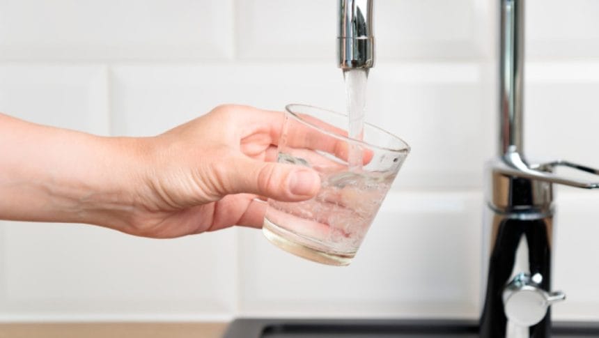 Consumul apei în localităţi din judeţul Prahova a fost interzis. Substanțe periculoase descoperite de DSP la analiza probelor