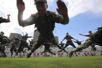 Cum construiește China o armată de super-soldați „indestructibili” care nu simt frigul sau durerea și pot supraviețui radiațiilor