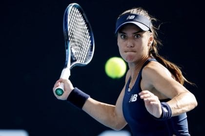 Victorii superbe pentru toate româncele la Adelaide. Sorana Cîrstea emoții mari, după o căzătură periculoasă