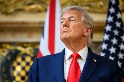 Trump recomandă americanilor să părăsească Iranul, înaintea unei reuniuni a echipei sale de securitate națională pe tema protestelor