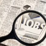 De frica scumpirilor, o treime dintre români își caută un al doilea job. Și pensionarii vor să se angajeze