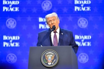 Trump atacă dur „singura ţară din NATO care nu s-a angajat să-şi crească cheltuielile pentru apărare la 5% din PIB”: „O profitoare”