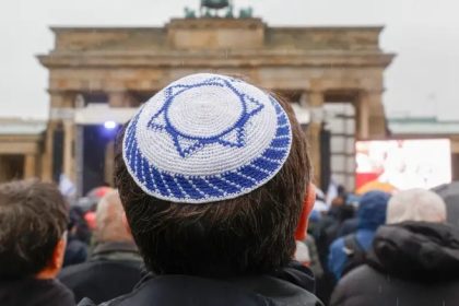Tinerii evrei și antisemitismul: Să nu ieși în evidență