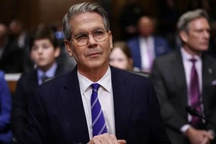 Elita iraniană ar fi transferat „1,5 miliarde de dolari în Dubai”. Secretarul Trezoreriei SUA: „Abandonează nava”