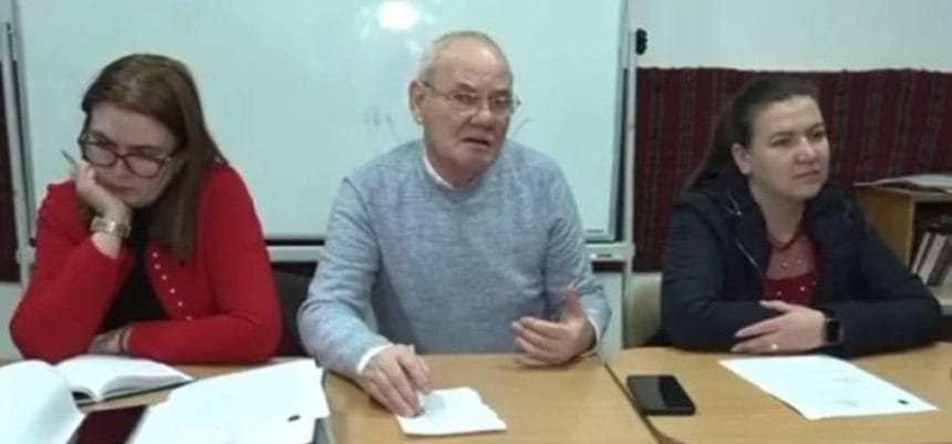 Scandal uriaș în Bacău: primar PNL provoacă val de indignare după afirmația că cei care nu muncesc nu merită să trăiască Derapajele unui primar PNL din Bacău au revoltat opinia publică: „Eu declar, pe propria răspundere, că cei care nu muncesc nu merită să trăiască”
