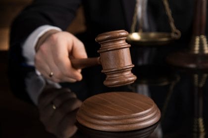 Gluma care l-a făcut celebru l-a băgat după gratii: 6 ani de închisoare pentru un comediant rus, după un banc cu un veteran de război