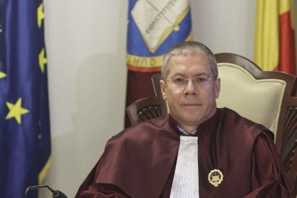 Curtea de Apel judecă azi o cerere de anulare a decretului de numire a lui Dacian Dragoș la CCR