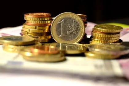 Curs valutar BNR joi, 12 februarie. Cât costă azi un euro, o liră sau un dolar american