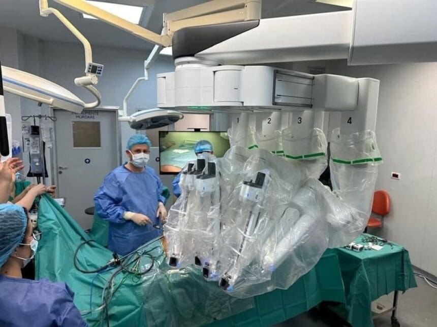 Spitalele vor primi din luna martie fonduri de la Ministerul Sănătății pentru operaţii asistate robotic