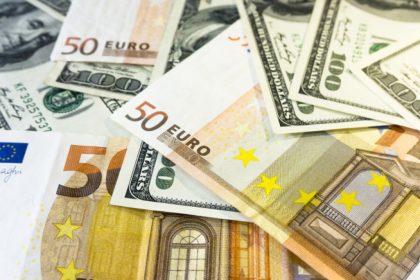 IIF: Cheltuielile guvernamentale au dus datoria mondială la un nivel record în 2025
