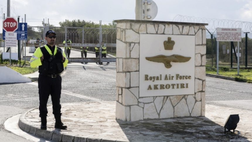 Șoc în anchetă: drona care a lovit baza militară din Cipru nu venea din Iran - dezvăluiri despre cine a trimis-o Răsturnare de situație: drona care a lovit baza militară din Cipru nu a venit din Iran. Cine a trimis aparatul de zbor