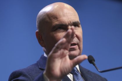 Sfaturile mamei lui Ilie Bolojan către fiul ei în momentul în care  PSD cere insistent demisia premierului