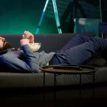 Obiceiul zilnic care poate crește riscul de demență. Mulți oameni îl au fără să-și dea seama