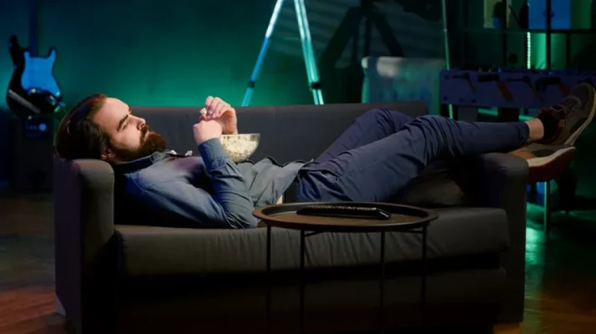 Obiceiul zilnic care poate crește riscul de demență. Mulți oameni îl au fără să-și dea seama