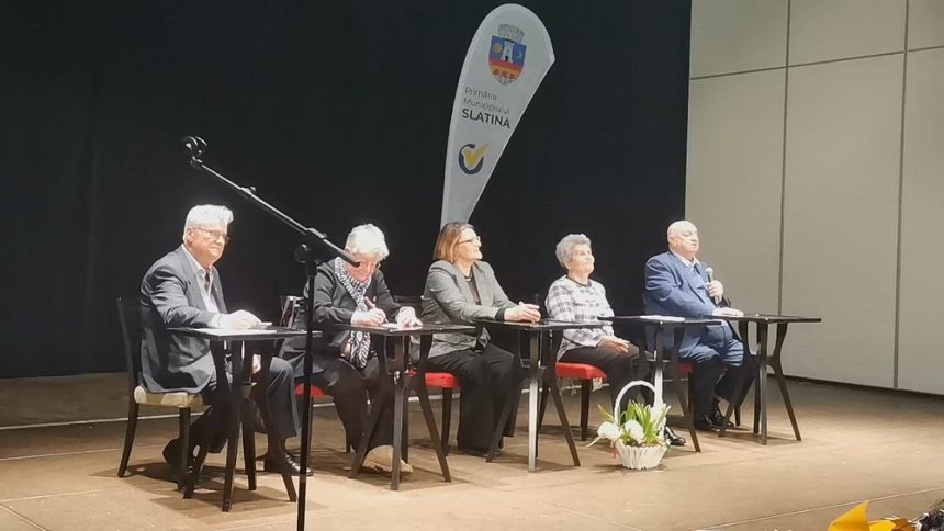 Povestea orașului-amfiteatru, redată într-o carte-document. „Mai sunt doar două în țară: Slatina și Brăila”