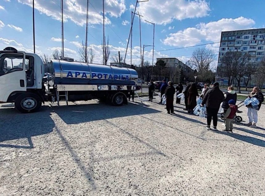 Iași sare în ajutorul Bălți: apă de urgență trimisă după poluarea cu petrol a Nistrului Primăria Iași trimite apă orașului Bălți din Republica Moldova pe fondul poluării cu petrol a fluviului Nistru