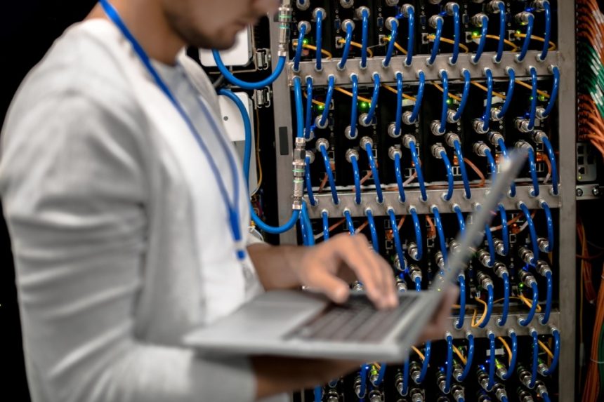 Alertă: OpenAI și Anthropic recrutează experți în arme chimice și explozibili pentru a preveni o catastrofă provocată de inteligența artificială OpenAI și Anthropic angajează experți în arme chimice și explozibili pentru a preveni catastrofe generate de inteligența artificială