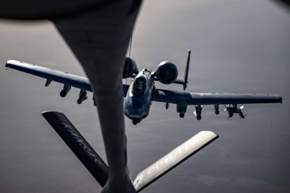 SUA lansează o ofensivă pentru deblocarea Strâmtorii Ormuz: Avioane de luptă și elicoptere vânează drone și nave militare iraniene