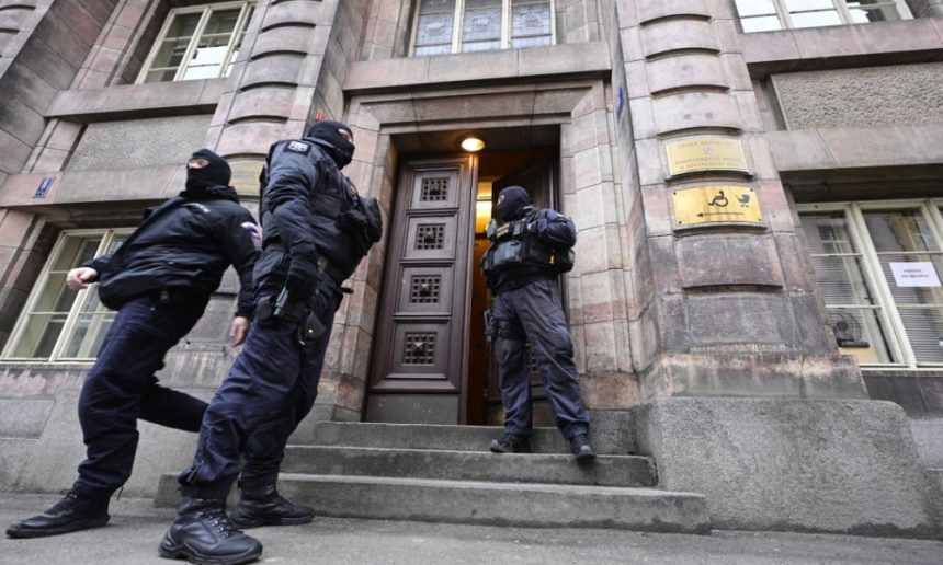 Scandal uriaș de corupție, cu două zile înaintea barajului pentru Cupa Mondială! Zeci de persoane arestate