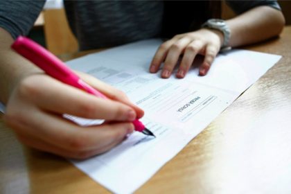 Simulare Bacalaureat 2026. Elevii, provocați să se încadreze în timp cu rezolvarea exercițiilor la Matematică