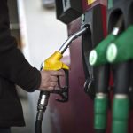 Scumpirile la carburanți, în centrul disputelor din Guvern. Expert în energie: „reducerea accizelor ar fi soluția simplă și eficientă”