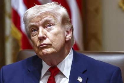 „Trebuie să redeschidem Strâmtoarea Trump”. După Golful Mexic, liderul de la Casa Albă a botezat și Strâmtoarea Ormuz