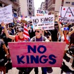 „Poporul este furios”. Milioane de americani, așteptați la protestele „No Kings” împotriva administrației Trump. Peste 3.000 de manifestații în SUA