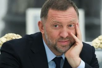 Un miliardar rus cere 12 ore de muncă pe zi pentru angajați și șase zile pe săptămână: „În momente dificile, să muncim mai mult”