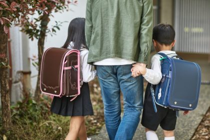 Reformă istorică în Japonia: custodie comună şi pensie minimă obligatorie pentru copii, pe fondul criticilor privind răpirile parentale