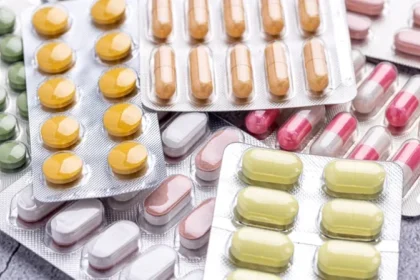 Ce riști dacă iei medicamente expirate. Pericolul pe care mulți îl ignoră