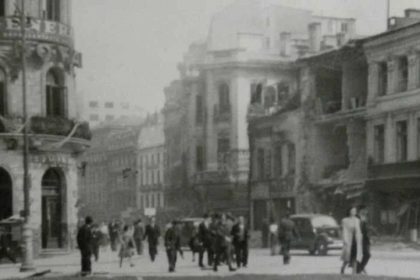 4 aprilie, ziua primului bombardament al aviației anglo-americane asupra Bucureștiului. În 1949 apărea NATO