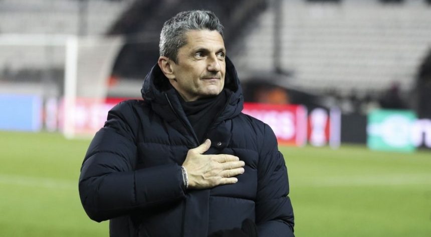 Decizie surprinzătoare a lui Răzvan Lucescu în Grecia: plecare fulger spre România după un moment emoționant Moment emoționant în Grecia, pentru Răzvan Lucescu. Antrenorul lui PAOK a plecat direct de la meci spre România