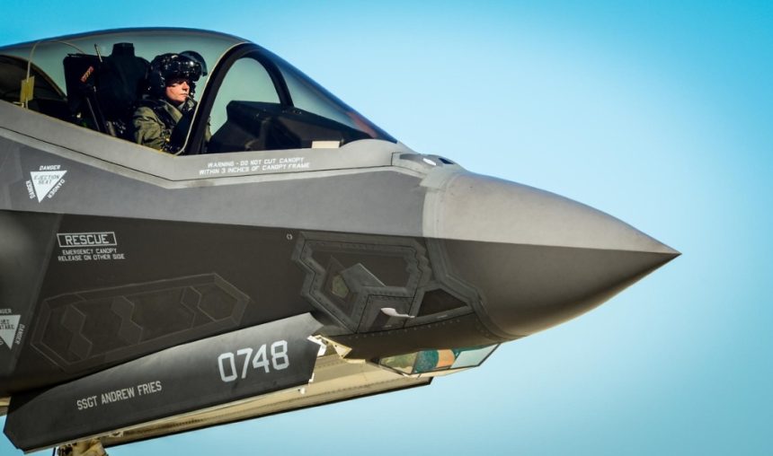 Pilot american rănit în Iran, salvat de un semnal clandestin: cum un dispozitiv secret activat în spatele liniilor inamice i-a schimbat soarta Cum a reușit pilotul SUA rănit în Iran să trimită semnalul care i-a salvat viața. Dispozitiv secret activat în spatele liniilor inamice