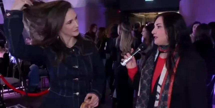 Adela Popescu le răspunde admiratoarelor lui Radu Vâlcan: soțul ei e 100% fidel, iar Dana Budeanu sugerează ironic să-i pună GPS la gleznă Adela Popescu, mesaj pentru admiratoarele lui Radu Vâlcan: „Soțul meu e un bărbat foarte fidel!” Sfatul avizat al Danei Budeanu: „Pune-i GPS la gleznă”