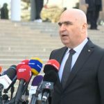 Ilie Bolojan a vorbit doar 15 secunde, după ce a vizitat catafalcul lui Mircea Lucescu