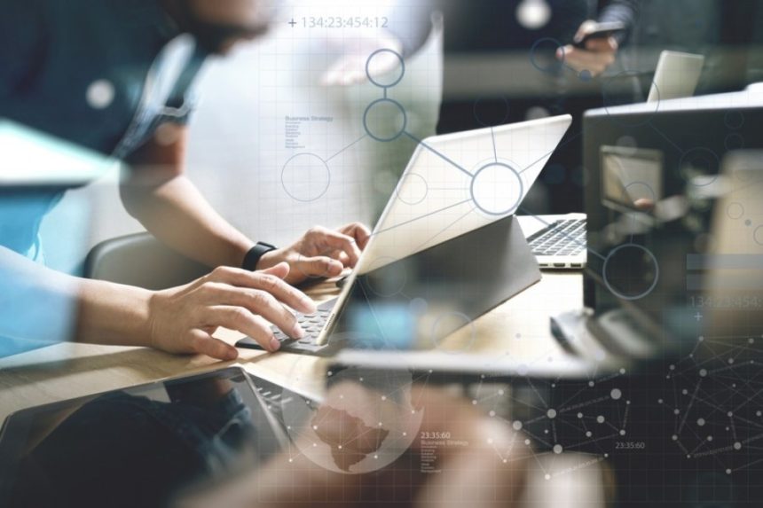 Cum poate digitalizarea salva România: open source, centralizare și salarii corecte Rețeta digitalizării românești: open source, centralizare și salarii corecte
