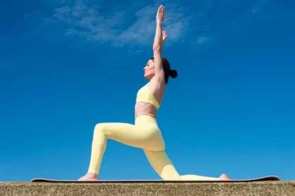 Rutina de 12 minute care îți reface mușchii după 50 de ani! Antrenamentul scurt care bate orele din sală